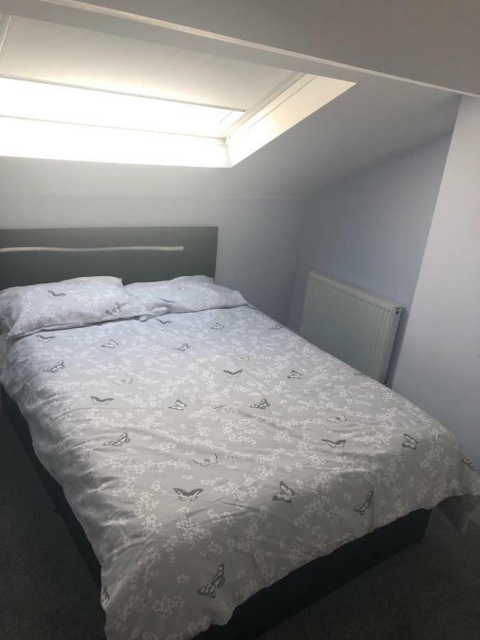 ホテルCheapsleepz 49 Moscow Drive リヴァプール エクステリア 写真
