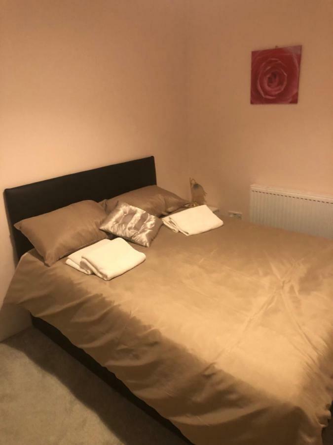 ホテルCheapsleepz 49 Moscow Drive リヴァプール エクステリア 写真
